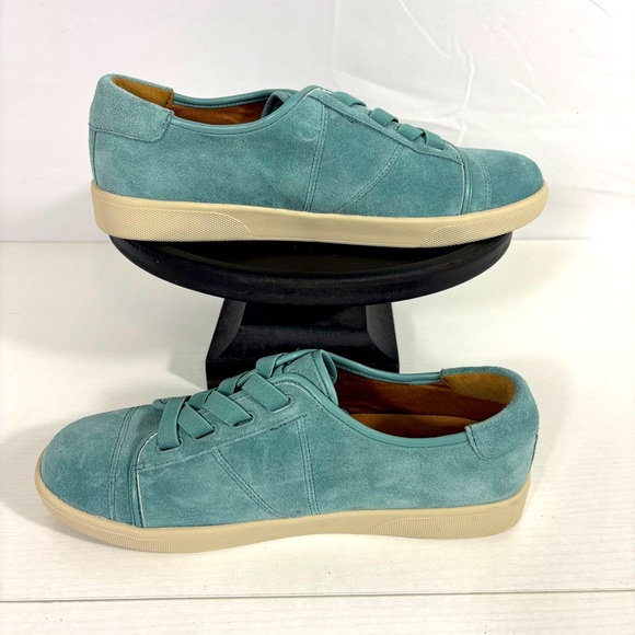 Brand New! Vionic Women’s Teal Slip On Sneakers Size 7 - Picture 2 of 8
